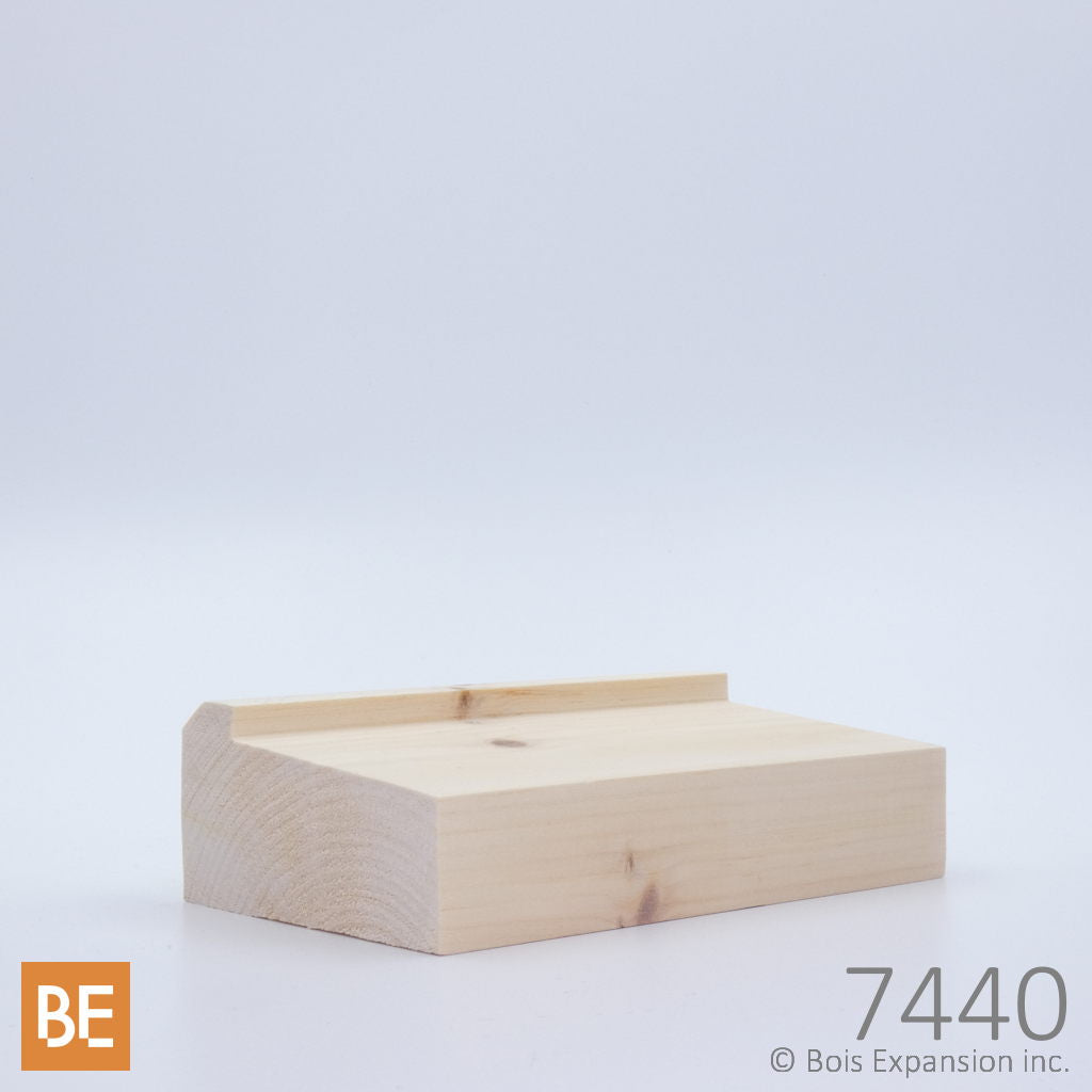 Lisse en bois - 7440 - 1-3/4" x 3-1/2" - Pin blanc noueux | Wood shoe rail - 7440 - 1-3/4" x 3-1/2" - Knotty white pine