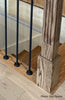 Escalier avec balustres de métal TL130-1RD-40, TL 130-2RD-40 et TL15-RD-40 et cache-vis 10-20-40.  Poteau en bois ESC6304DDCH48 et main courante ESC500CH.  | Staircase with metal balusters TL130-1RD-40, TL 130-2RD-40 and TL15-RD-40 with base collars 10-20-40.  Wood post ES6304DDCH48 and handrail ESC500CH.
