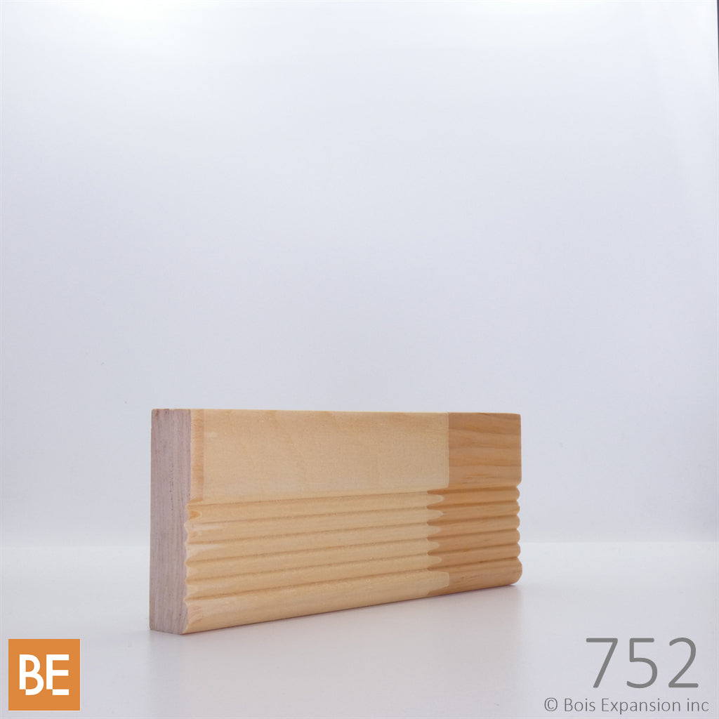 Cache-lumière en bois - 752 Rainures- 3/4 x 2-1/2 - Pin blanc jointé | Wood light moulding - 752 Grooves - 3/4 x 2-1/2 - Jointed white pine