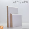 Cadrage et plinthe en mdf - 4494 et 4429 - Fibre de bois avec apprêt | MDF casing and baseboard - 4494 and 4429 - Primed fiberboard